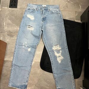 Forever 21 jeans only worn once and in great condition